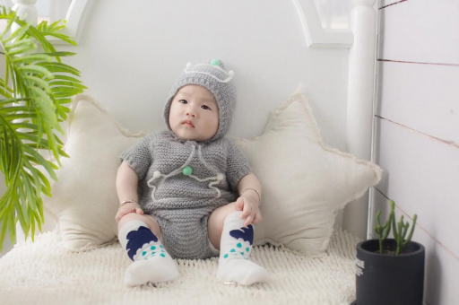 广州供卵代怀包生男孩宝宝揉眼睛是怎么回事